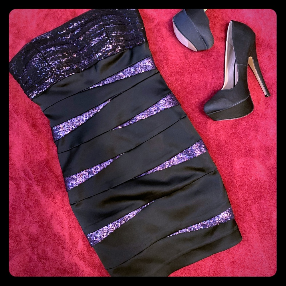Betsy & Adam Strapless Formal Dress.